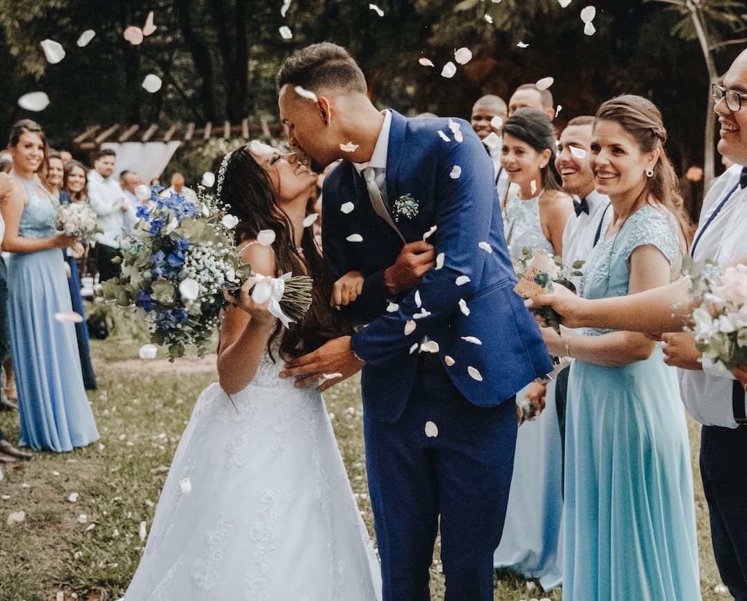 Küstenshuttle: Hochzeit-Shuttle – Stilvoll ankommen – wir fahren dich und deine Gäste entspannt durch den Tag.