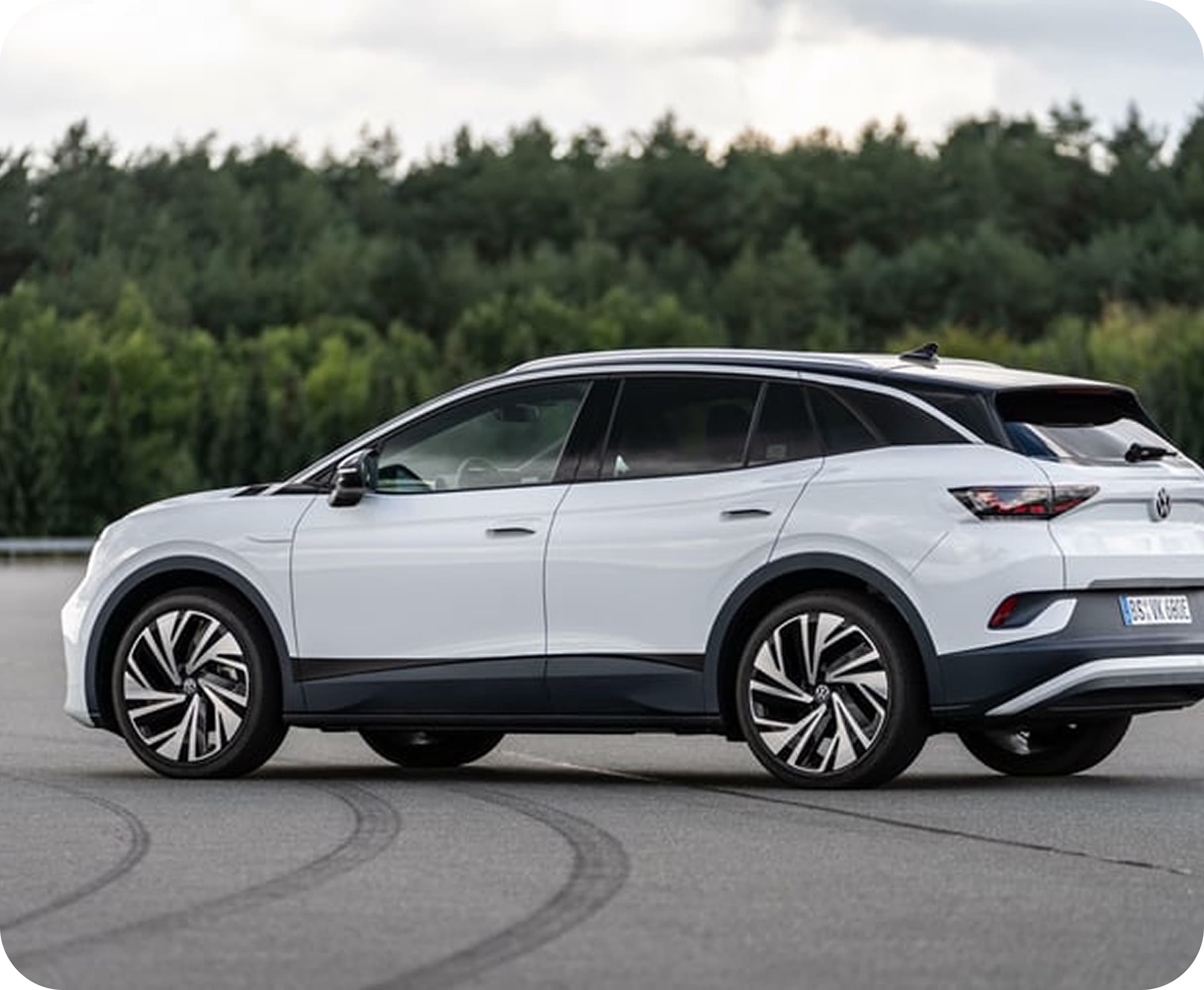 Küstenshuttle: VW ID4 – Kompakt (1–4 Personen) – City & Kurzstrecken.